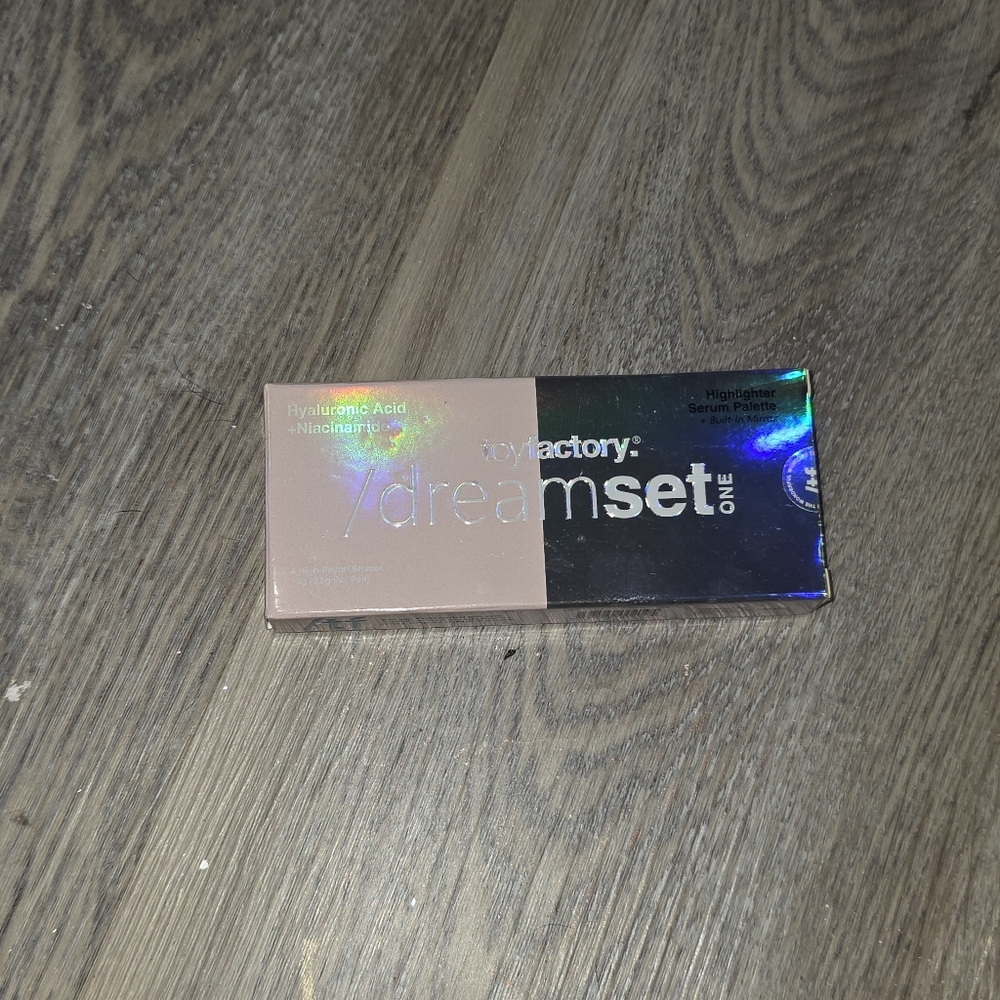 Dreamset Eyeshadow Palette - Silver, Brown, Purple